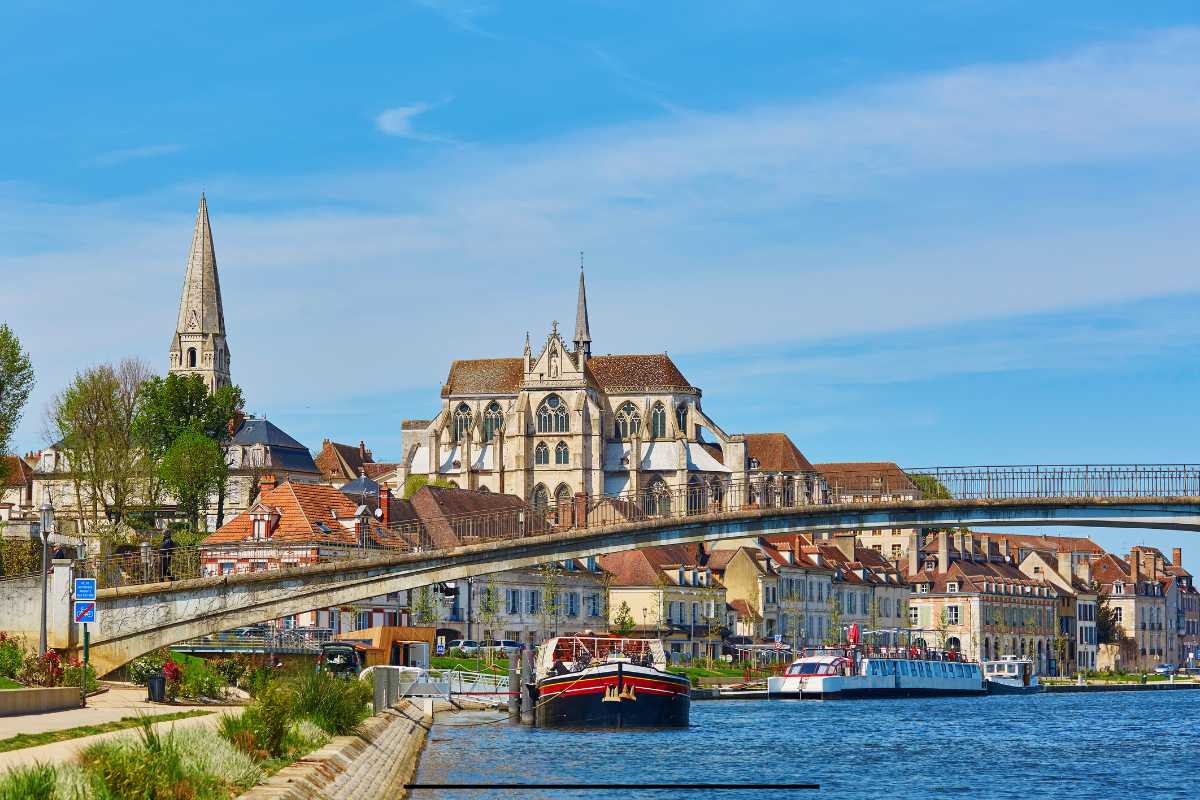 Where to Find Marijuana in Burgundy, France